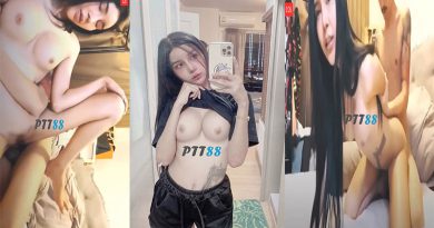 สาวนมใหญ่หุ่นดีโดนผัวจับเย็ดท่าหมาแตกในคารูหี คลิปหลุดสาวไทยน่ารักพึ่งทำนมมาใหม่ สักลายที่เอวร่อนสู้ควยเด็ดมาก